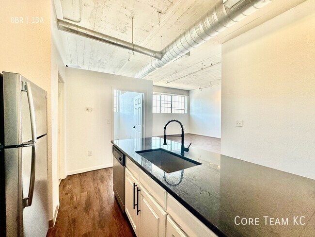 Building Photo - West 7th Street Loft For Rent