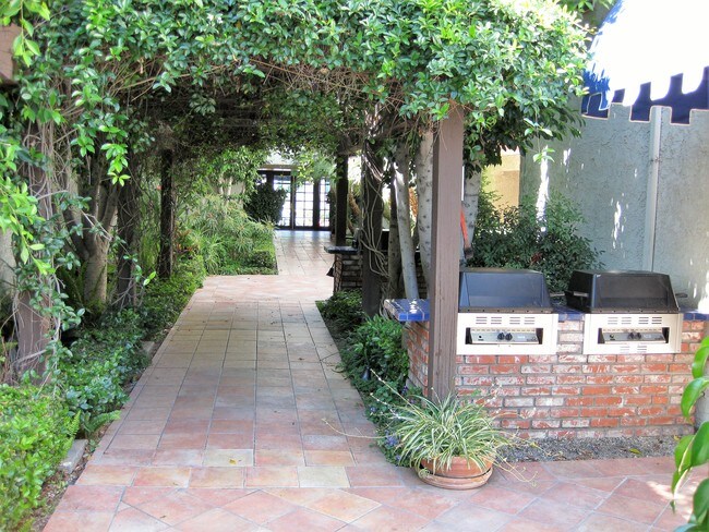 Foto del edificio - 18530 Hatteras St