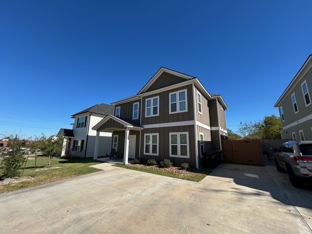 Building Photo - 614 Peyton St