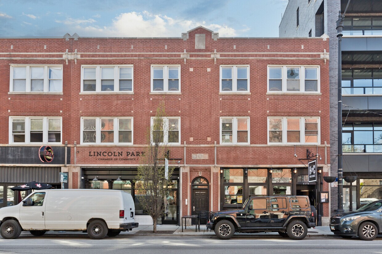 Foto principal - 2464 N Lincoln Ave