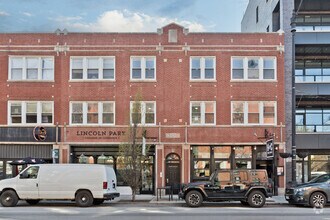 Building Photo - 2464 N Lincoln Ave