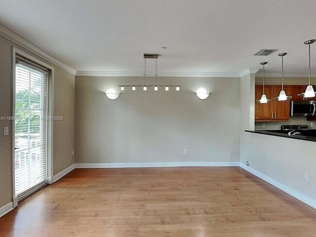 Building Photo - 414 Olssen Ave