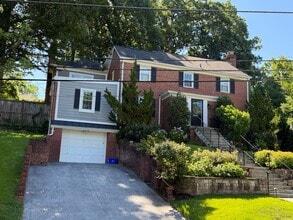 Building Photo - 7301 Pinehurst Pkwy
