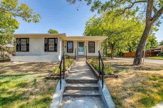 Foto del edificio - 3647 Washburn Ave