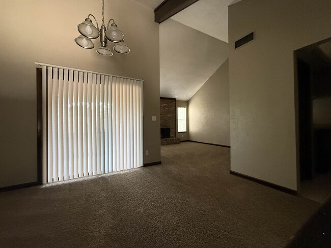 Building Photo - 3743 Donovan Dr