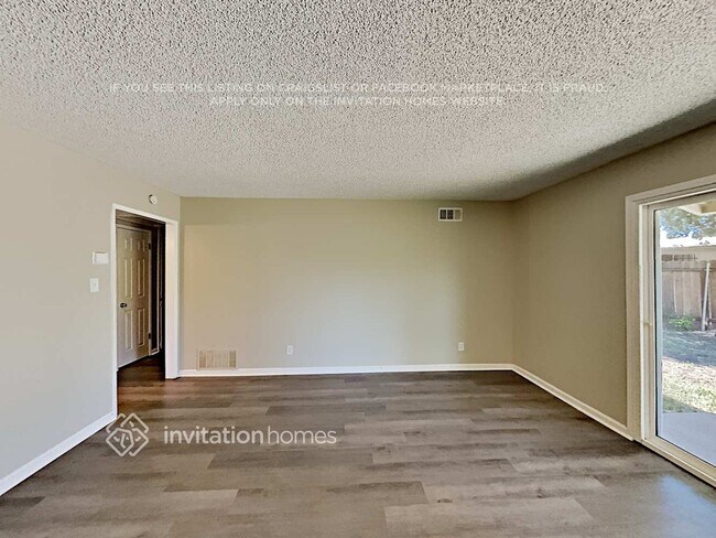 Foto del edificio - 2501 Cordova Ln