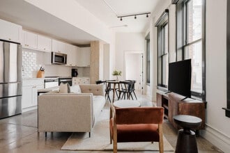 Building Photo - 505 E Travis St Building Photo - 505 E Travis St