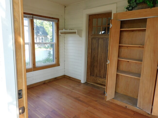 front porch - 815 Ivy St