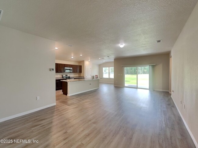 Foto del edificio - 8712 Kaye Ln
