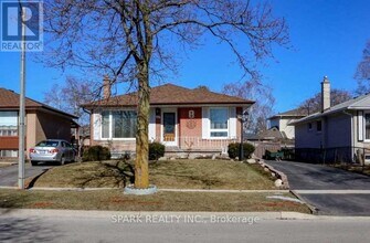 Building Photo - 16 Horwood Dr