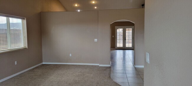 Foto del edificio - FOUR BEDROOMS IN COLLEGE PARK