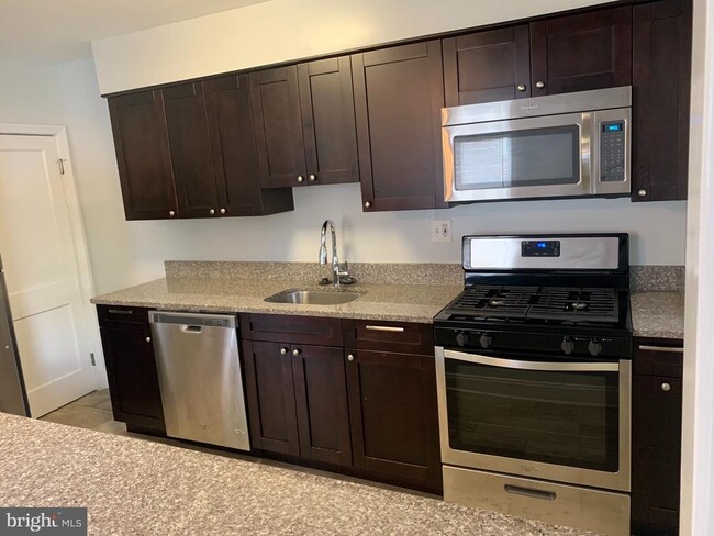 Foto del edificio - 302 Charter Oak Ave