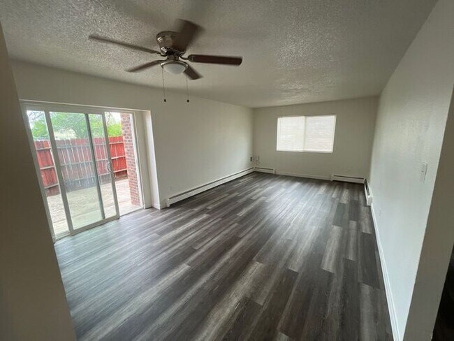 Foto del edificio - **Charming 2-Bedroom Home in Colorado Spri...