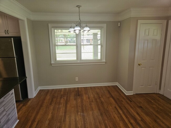 Building Photo - Renovated Marietta Brick Bungalow for Lease