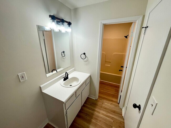 Foto del edificio - 1 bed 1 bath for rent in Flowood!!