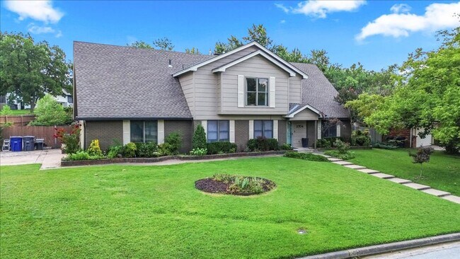 Building Photo - Beautiful two Story home in Windsor Park S...