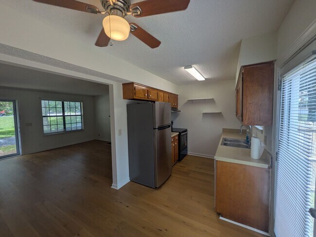 Building Photo - 1107 Quail Ct W
