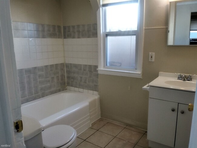 Building Photo - 2 br, 1 bath House - 20751 Dexter Blvd