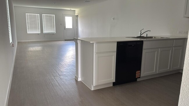 Building Photo - 3120 Tokara St