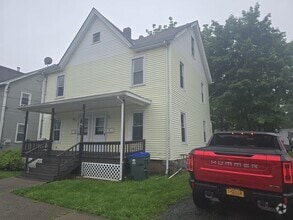Building Photo - 84 Valley Ave