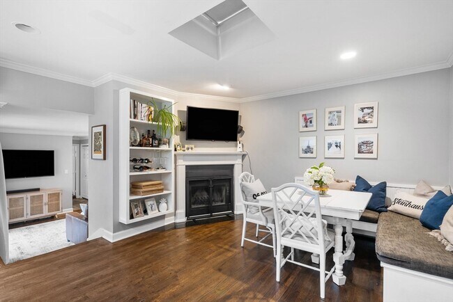 Building Photo - 12 Mystic St