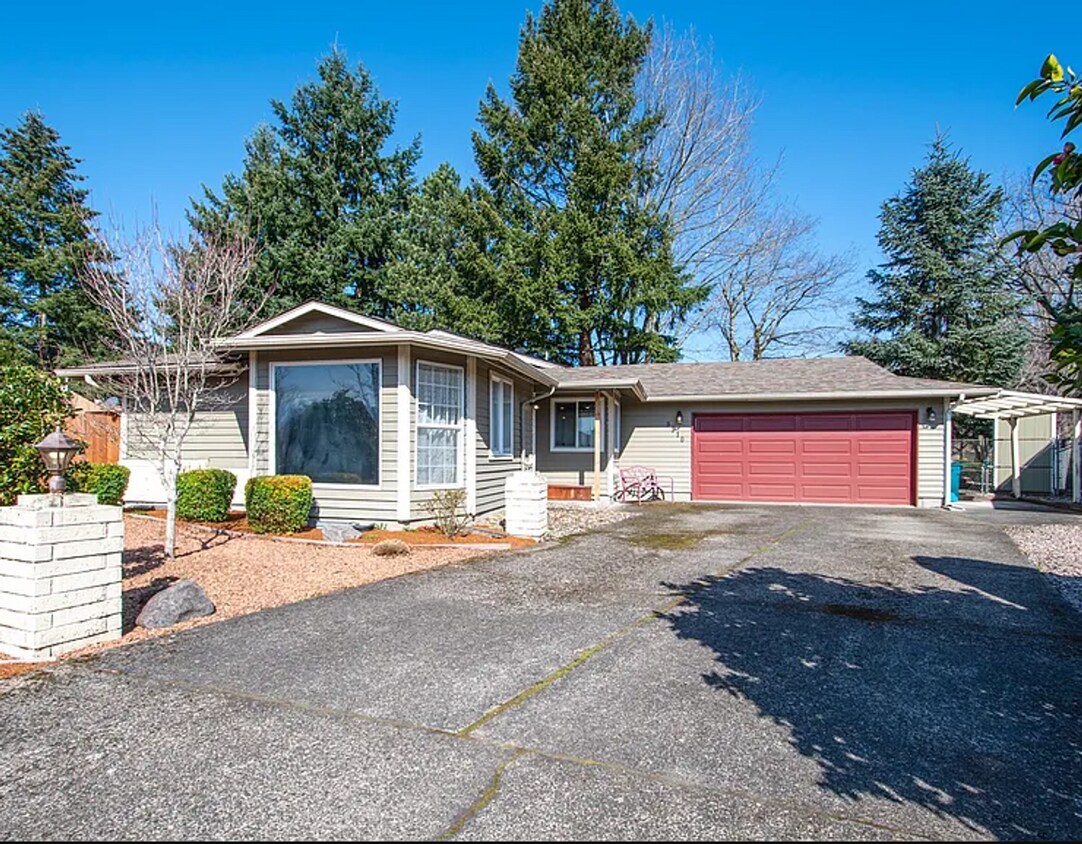 Foto principal - Peaceful 4 BD Ranch-Style Home in Quiet Cul-de-Sac!