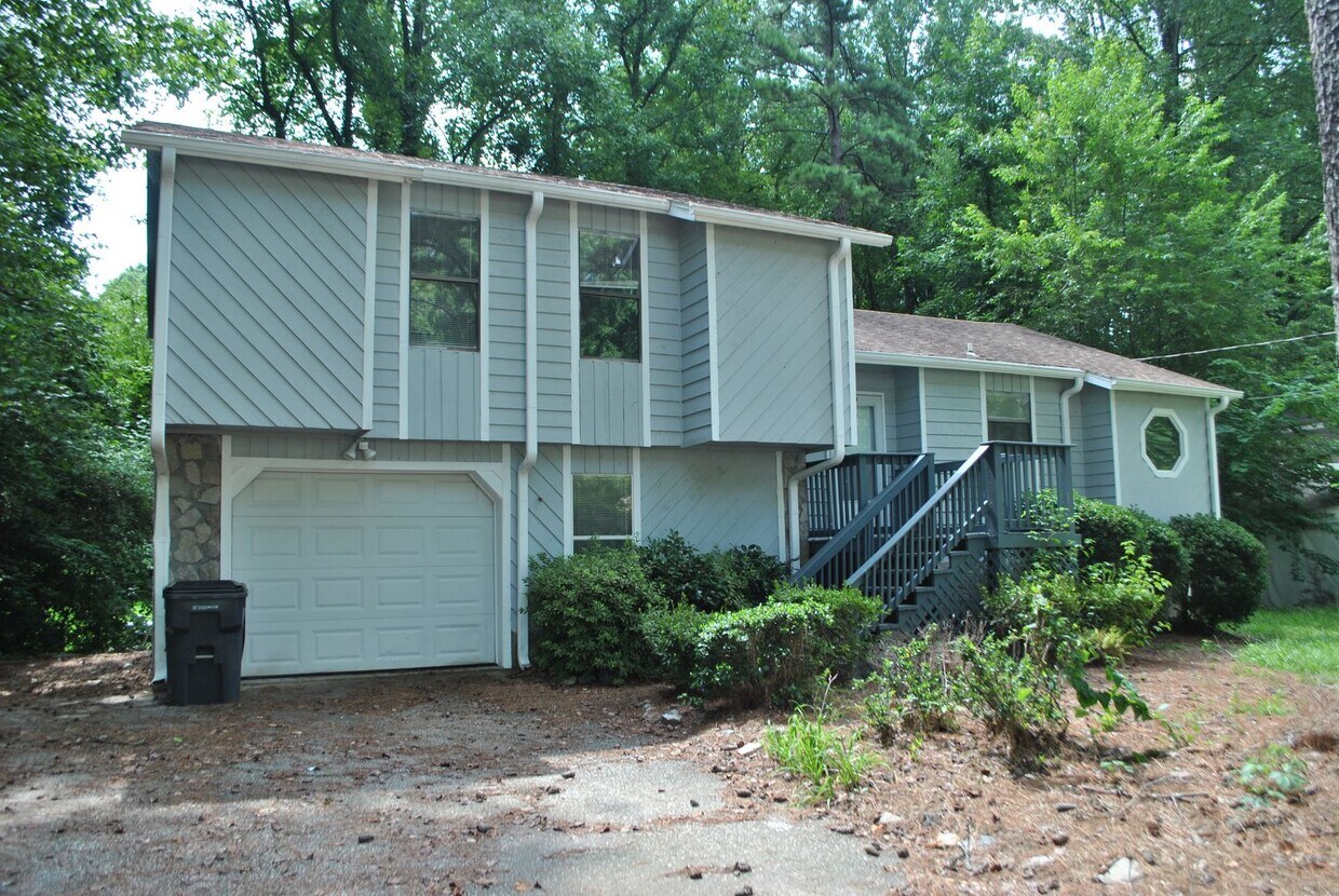 Foto principal - Spacious 1-Acre Lot