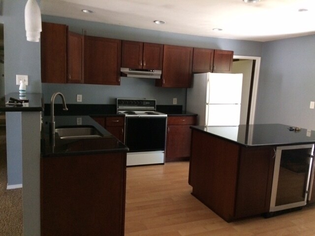 Building Photo - RANCH HOME IN NOVI FOR LEASE!