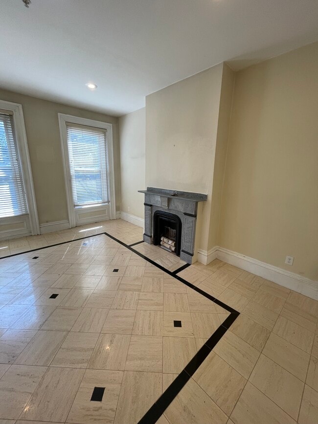 Building Photo - 161 Benefit st/Luxury Residences for Lease