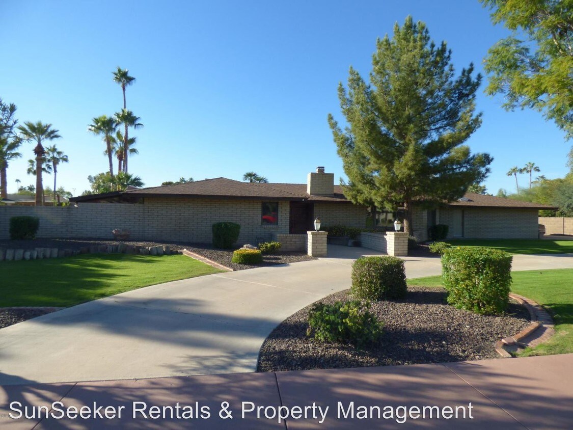 Primary Photo - 5 br, 3 bath House - 660 E Bird Lane