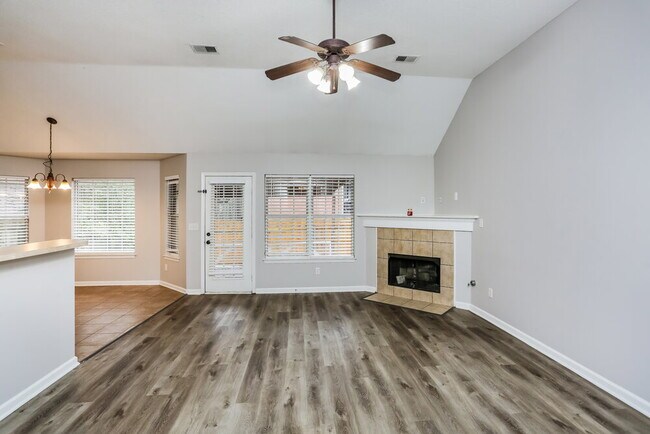 Building Photo - 7140 Grapetree Trail