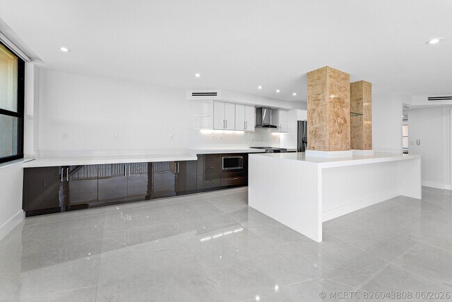 Building Photo - 5480 N Ocean Dr