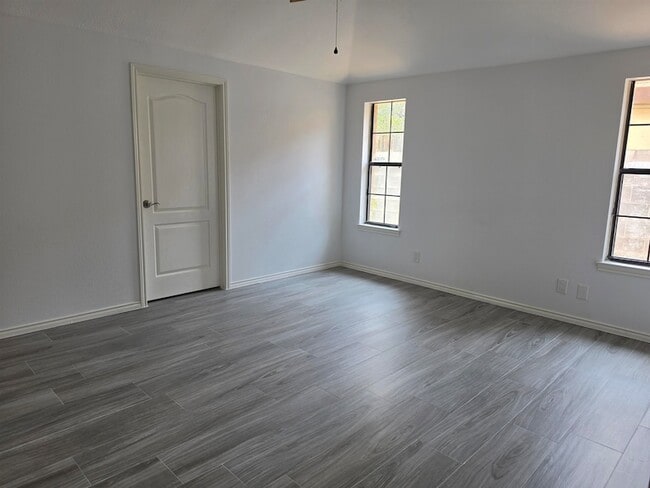 Building Photo - 1233 St Patrick Dr