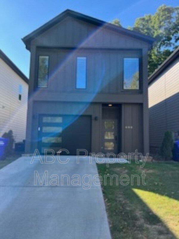 Foto principal - 608 W Maple St