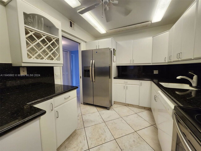 Photo - 3250 N Palm Aire Dr Apartment