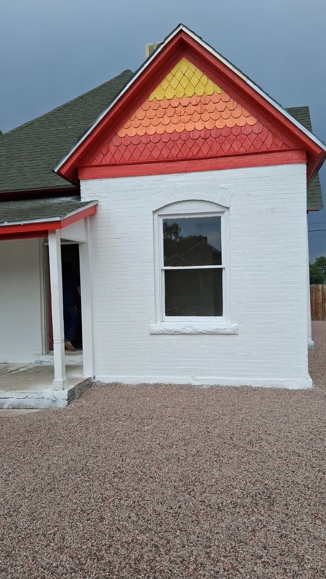 Building Photo - 944 Carteret Ave