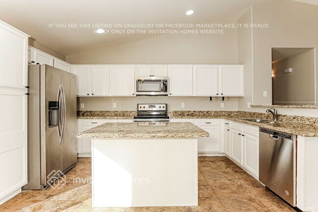 Building Photo - 16231 W Cottonwood St