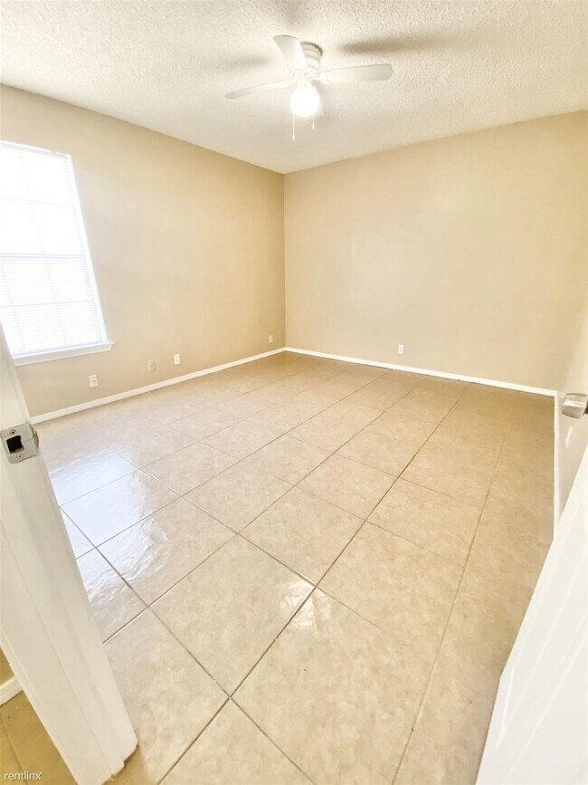 Building Photo - 10533 Starcrest Dr