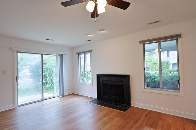 Foto del edificio - 1333 Barclay Ln
