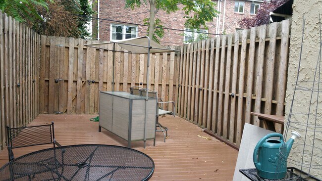 Rear Deck - 1722 Hancock St