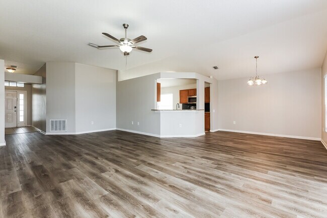 Foto del edificio - 1106 Summer Breeze Dr