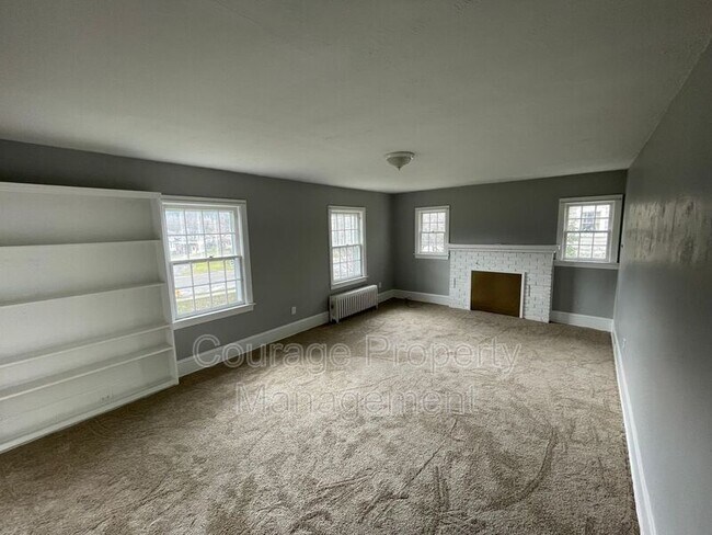 Foto del edificio - 1724 W Church St