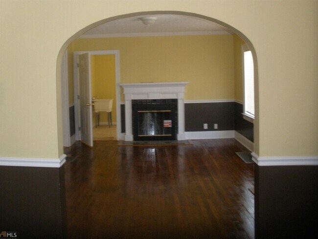 Building Photo - 1134 Chatham Ave SW
