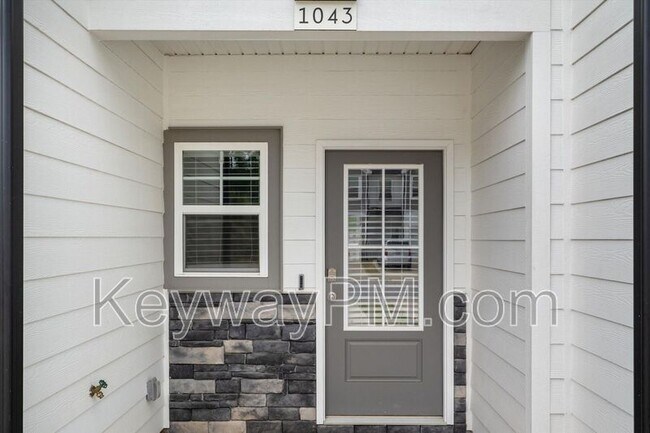 Foto del edificio - 1043 Linsmore Ave
