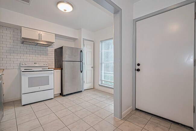 Foto del edificio - 7805 Rue St Cyr St