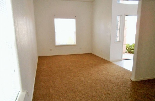 Building Photo - 6308 Loma de Cristo Dr