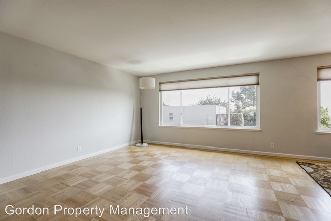 Building Photo - 3 br, 2 bath House - 110 Moreland Street