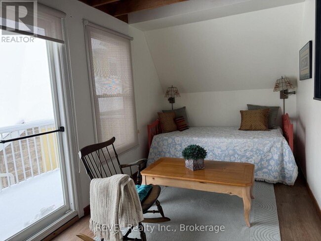 Building Photo - 478 Gate St