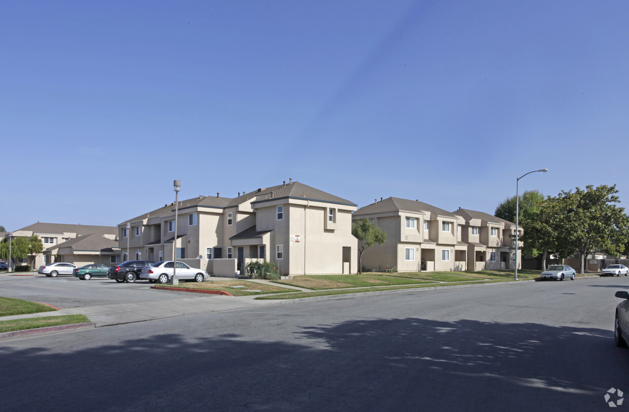 Primary Photo - Northridge Plaza Apartments