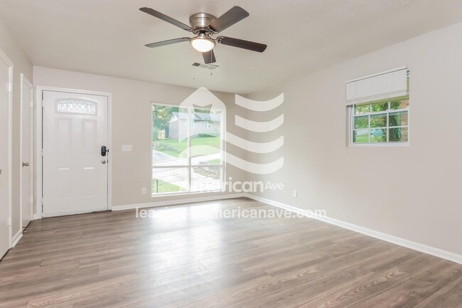 Foto del edificio - 5039 Wellborn Dr
